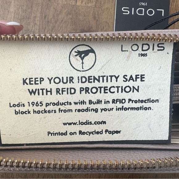 Lodis Cream Textured Leather Wallet - Picture 7 of 7